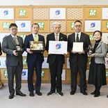 「栃木の逸品」知事に魅力伝授　ワインやイチゴの菓子など６品　高級スーパ…