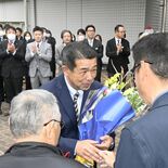 市貝・軽部修町長が初登庁 　「元気な町に」意欲語る