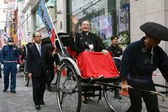 閉館前に歌舞伎役者が「お練り」