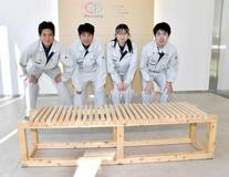 ベンチ製作、モナカに寄贈