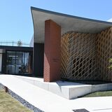 佐野・東石美術館が新装プレオープン　貸スペースも完備、市民の憩いの場へ　記念展開催中