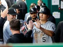 村上、２四球無安打