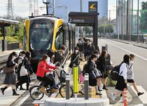 ＬＲＴ　通学の足