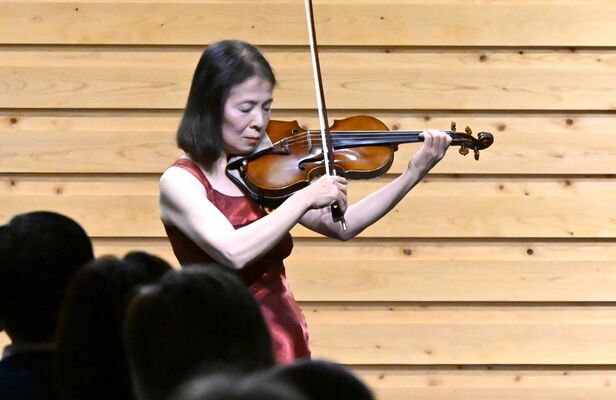 茂木町でのバイオリン演奏会