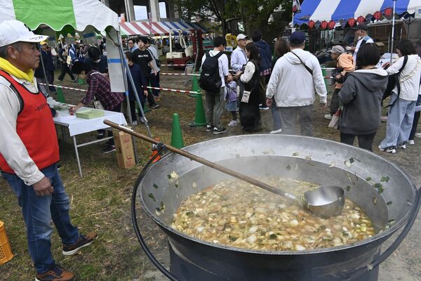 地元野菜を使用した鍋料理