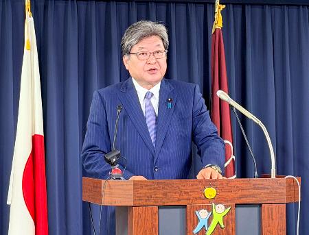 　記者会見する自民党の萩生田幹事長代行＝１８日午後、東京・永田町の党本部