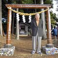 益子の浅間神社に益子焼の鳥居を奉納　陶芸家の佐藤さんが無償で制作