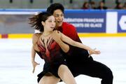 １７歳中井亜美が首位発進
