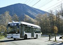 低公害バスの自動運転開始