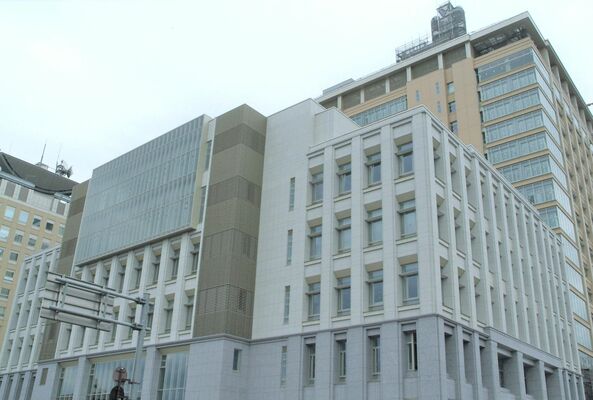 県議会議事堂