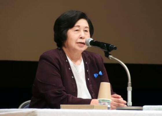 札幌市で講演する曽我ひとみさん=3日午後