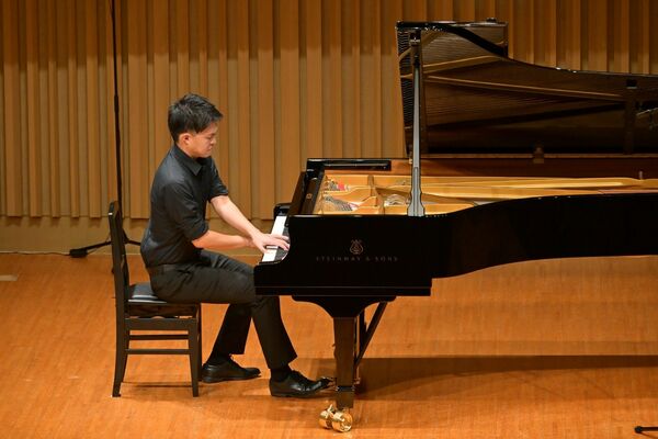 全国大会で演奏する石川さん（提供写真）
