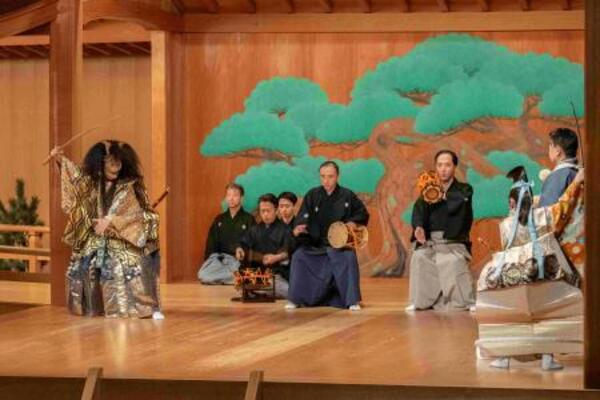 　能「船弁慶」（提供＝国立能楽堂）