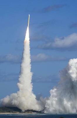 　鹿児島県の種子島宇宙センターから打ち上げられたＨ３ロケット８号機。衛星軌道投入には失敗した＝２２日