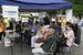 多くの人でにぎわう手話言語体験のブース＝５日午後、宇都宮市新里町