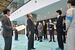 新病院を視察する福田知事（中央）