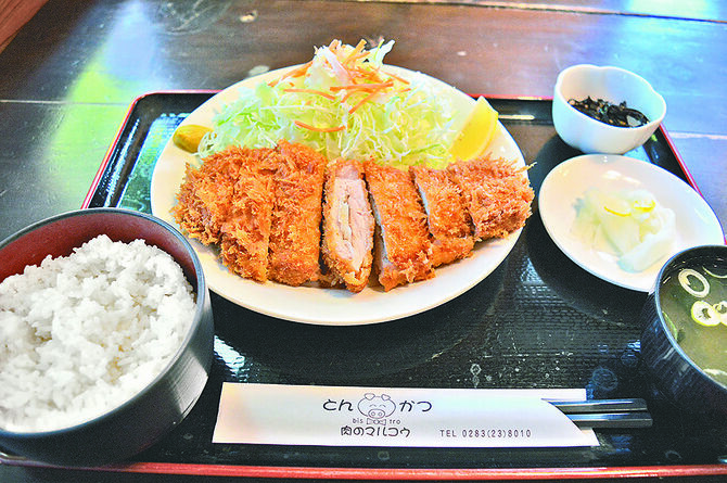 老若男女に人気のスタミナメニュー「にんにくとんかつ定食」