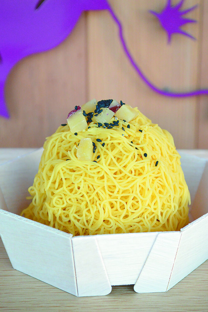 仕上げにオリジナルの日光しょうゆ蜜をかけて味わって