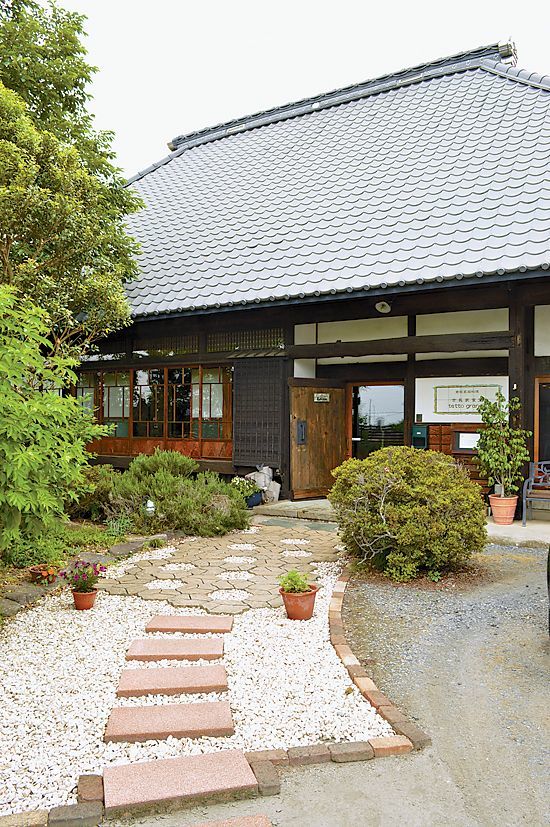 店名になった店の象徴の大きな屋根