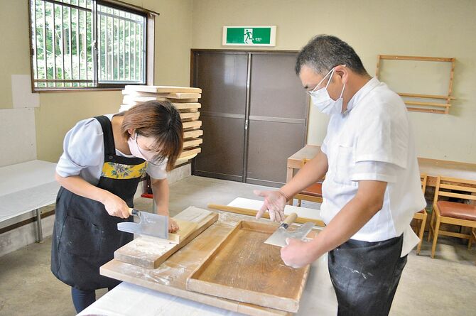 星さんの丁寧で楽しい指導の下、体験できます