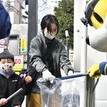 ブレックスが宇都宮で清掃活動　ファンと共に、ブレッキーも参加