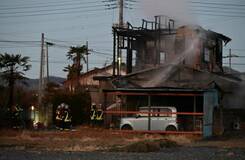 佐野で住宅全焼 焼け跡から遺体