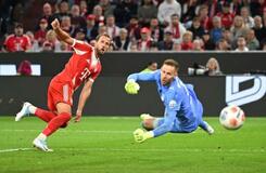 バイエルン圧勝、伊藤はベンチ外