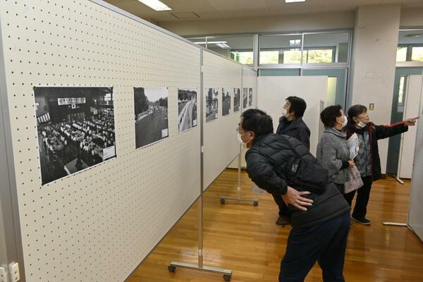 昭和時代の市内の風景を活写した「追憶」展