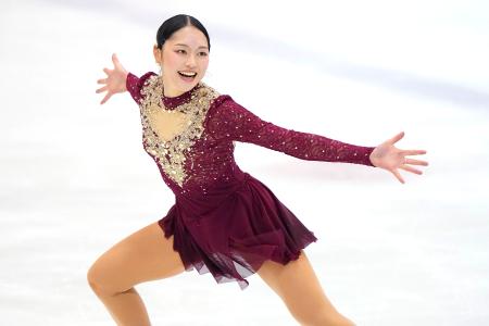 女子フリー 演技する江川マリア=山新スイミングアリーナ