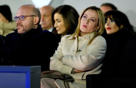 　ミラノ・コルティナ冬季パラリンピックの開会式に出席したイタリアのメローニ首相＝６日、イタリア・ベローナ（ゲッティ＝共同）