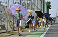 佐野と小山で栃木県内今年初の猛暑日 壬生では児童が日傘登下校