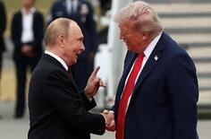 【海外コラム】米ロ会談後、より危険に　トランプ氏が責任転嫁