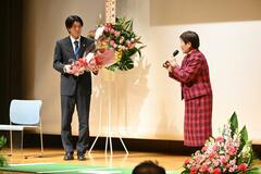 楽天入り中沢投手激励