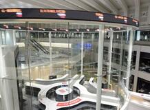 東証、連日の最高値更新