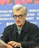 問われた政治との距離