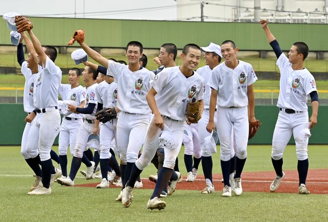 ７日の県大会決勝から＝清原