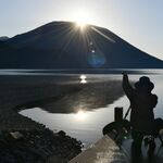 山頂から日の出　奥日光に「ダイヤモンド男体」のシーズン到来