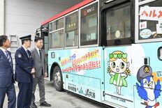 「自転車にも青切符」ラッピングバスで周知　宇都宮を1年間走行　栃木県警…