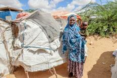 【アフリカ・ソマリア】厳戒の街に避難民続々