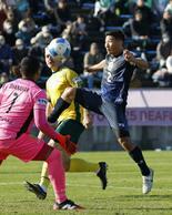 豪に８－０、大勝発進