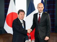 日仏外相、中東対応で連携