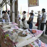 新米求め行列　小山の道の駅思川　ブランド米「生井っ子」８日も販売