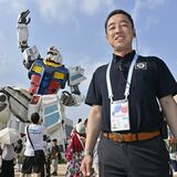 ガンダムの世界、発信します　壬生町出身の鈴木さん　大阪・関西万博パビリオン副館長に　要人対応にも奔走