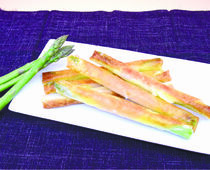 アスパラのハムチーズ春巻き　食感が楽しい♪甘み広がる春の味