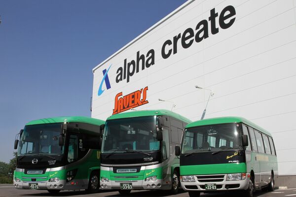 ジオ・トラベルが事業承継したうつのみや観光の貸し切りバス＝上三川町