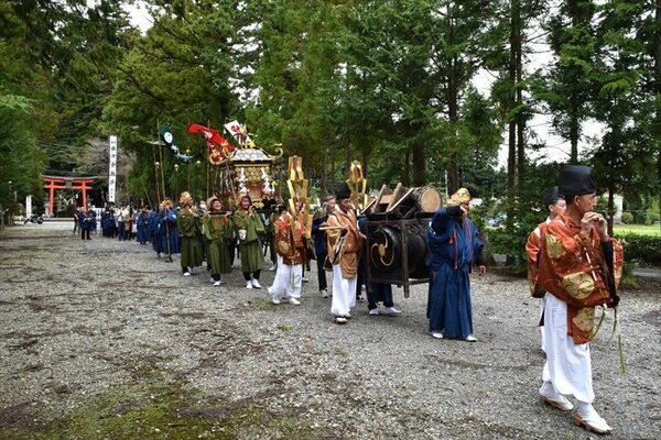 ４年ぶりに行われた百物揃え武者行列渡御