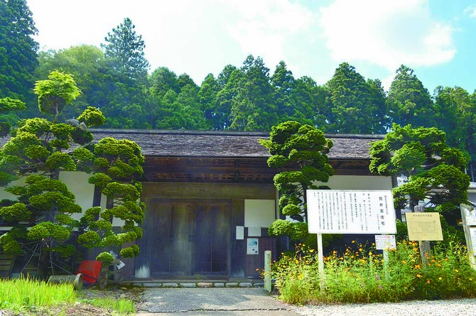 長屋門