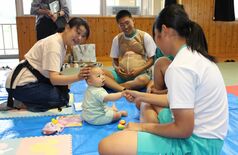 鹿沼市の中学3年生と赤ちゃんが交流　14歳が実感した「親の苦労」と「命…