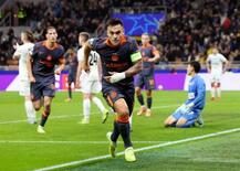 インテルが4戦全勝に