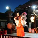 幽玄に舞を披露　都賀の鷲宮神社で「神楽の夕べ」